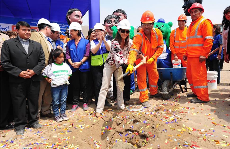 Ceremonia de colocación de primera piedra en el parque zonal “Santa Rosa”