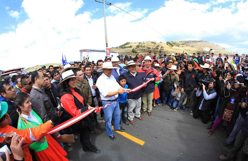 President Ollanta Humala inaugurated construction of 26 km of the La Encañada-Celendín road