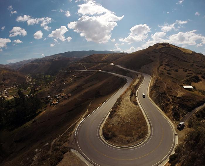 Construcción de la Carretera Encañada - Micuypampa